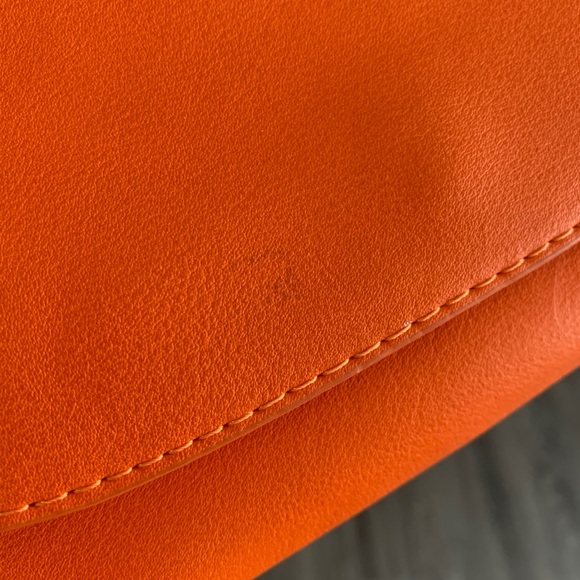 REMOVING ITEM FROM POSH ON APRIL 30 
Clutch - Picture 2 of 4